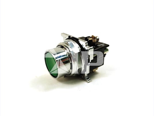 Ch 30.5mm Momentary Push Button Assembly Green Flush, 1 No - Image 1