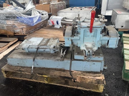 1 gallon Baker #50670, sigma blade mixer, vacuum cover, no motor - Image 3