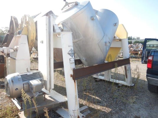 40 cu.ft. Patterson, Stainless Steel twin shell dry V-blender w/bar, 50 HP - Image 3