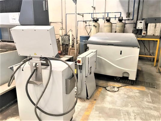 Flow #Mach-4-4020C, waterjet cutting system, 100 HP, 13' 1X", 6' 6" Y, 12" Z, 94000 psi, 5-Axis, 2012 - Image 2