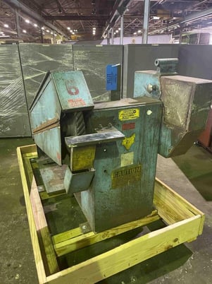 Fox #320-63, 20" dbl end grinder, s/n 6956056, only using 1 side as a belt grinder - Image 3