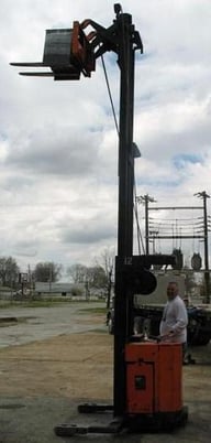 3000 lb. Raymond #20-R30TT-11113, Forklift, 18' lift height, 5148 Hrs - Image 1