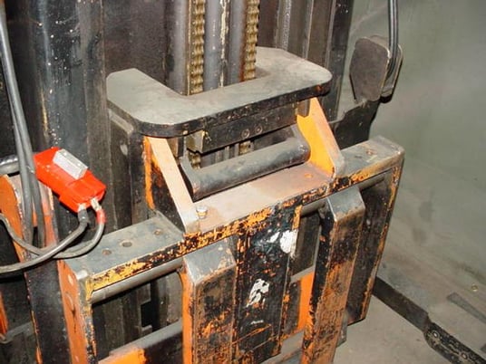 3000 lb. Raymond #20-R30TT-11113, Forklift, 18' lift height, 5148 Hrs - Image 3