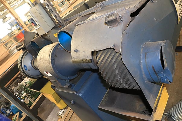 Setco #SPL, 5 HP, 4" W x 132" grinding belts, polishing lathe w/ guarding & back stands, 1.5" arbor diameter - Image 2
