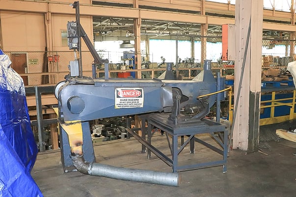 Setco #SPL, 5 HP, 4" W x 132" grinding belts, polishing lathe w/ guarding & back stands, 1.5" arbor diameter - Image 5