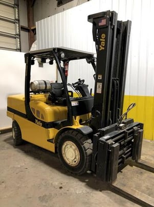 10000 lb. Yale #GLP-120, LP gas forklift, side shift, solid tires - Image 5