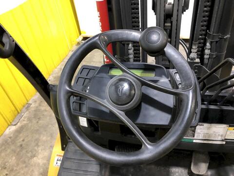 10000 lb. Yale #GLP-120, LP gas forklift, side shift, solid tires - Image 9