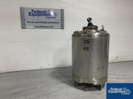 1400 liter Stainless Steel Mix Tank, 42" x 48", 3/8 HP agitator, 230 volt, 21" manway - Image 1