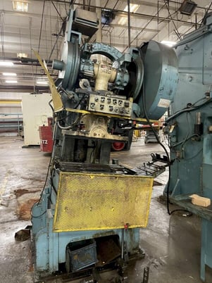 60 Ton, Federal #5, OBI press, 3" stroke, 15" Shut Height, 2.5" adj., 10" throat, 200 SPM, 29" x 18.5" bed - Image 1