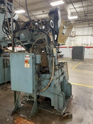 60 Ton, Federal #5, OBI press, 3" stroke, 15" Shut Height, 2.5" adj., 10" throat, 200 SPM, 29" x 18.5" bed - Image 2