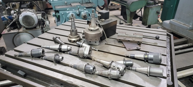 3.5" Tos #W9A, table type horizontal boring mill, 39" x44" built in power rotary table, #40 taper w/PDB, 1981 - Image 3