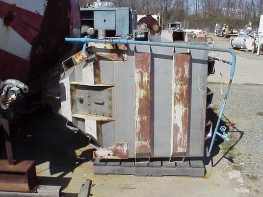 261 acfm Young #H42-18, Stainless Steel pulse jet, vertical mount - Image 2