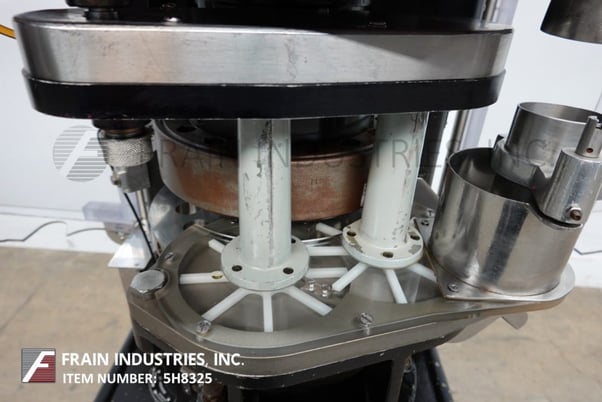 4 Ton, Manesty / Bosch #BetaPress, 16 station rotary tablet press with " B" tooling rated from 50-650 tablets - Image 2