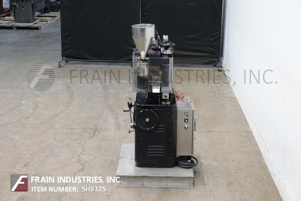 4 Ton, Manesty / Bosch #BetaPress, 16 station rotary tablet press with " B" tooling rated from 50-650 tablets - Image 3