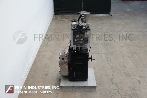 4 Ton, Manesty / Bosch #BetaPress, 16 station rotary tablet press with " B" tooling rated from 50-650 tablets - Image 4