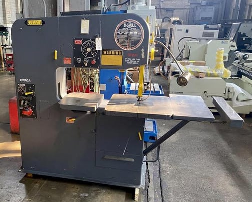 35.5" x 13" DoAll #3613-20, vertical band saw, 1" x125"blade, 3 HP, 5-5200 FPM, 30" x 30" tilt table, 1984 - Image 2