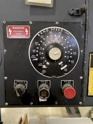 35.5" x 13" DoAll #3613-20, vertical band saw, 1" x125"blade, 3 HP, 5-5200 FPM, 30" x 30" tilt table, 1984 - Image 5