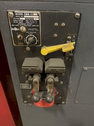 35.5" x 13" DoAll #3613-20, vertical band saw, 1" x125"blade, 3 HP, 5-5200 FPM, 30" x 30" tilt table, 1984 - Image 6