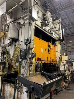 400 Ton, Verson #S2-400-120-60t, straight side double crank mechanical press, 12" stroke, 38" Shut Height - Image 2