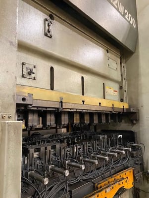 220 Ton, Komatsu #H2W-200, 9.8" stroke, 19.68" die hght, 4.72" adj., 250 SPM, 2009 - Image 6