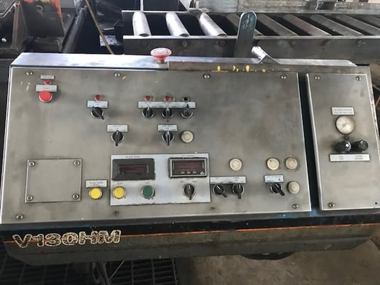 24" x 20" Hem #V130HM, 1.5" Blade Width, 17.5' Blade Length, 10 HP, 400 FPM, CNC (manual swing away), used - Image 4