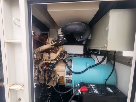 200 KW Multiquip #DCA220SSJU4F, trailer mounted, Tier 4F, sound attenuated enclosure, 240/480 Volts, 2328 - Image 2