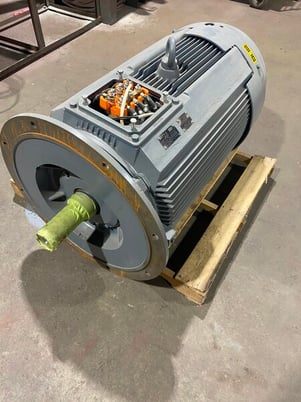 300           1780        WEG, Frame 5008TD, TEFC, 3 ph, 460 Volts - Image 2