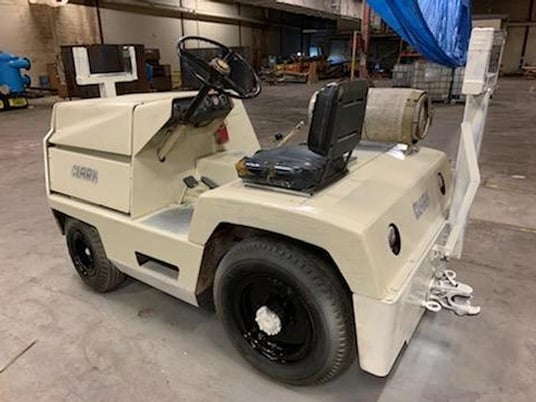 Clarke #CT30, towing tractor, propane, pneumatic tires, with trailer, 3106 hours - Image 5