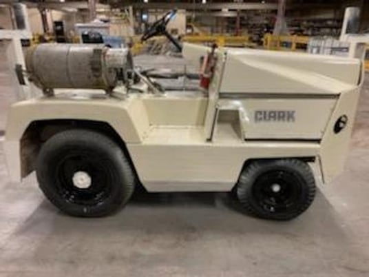 Clarke #CT30, towing tractor, propane, pneumatic tires, with trailer, 3106 hours - Image 8
