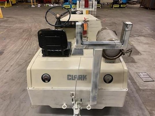 Clarke #CT30, towing tractor, propane, pneumatic tires, with trailer, 3106 hours - Image 9