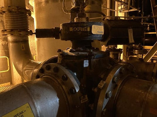 16" Dezurik, 3-way valve - Image 1