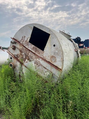 3000 gallon Stainless Steel tank, 96" dia. x 94" straight side, flat top, dish bottom - Image 1