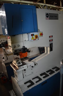 77 Ton, Mubea #KLH-700/760, punch, tooling & extra components, 11 HP - Image 1