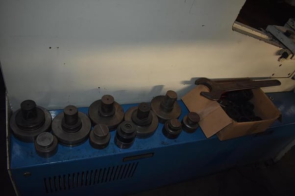 77 Ton, Mubea #KLH-700/760, punch, tooling & extra components, 11 HP - Image 9