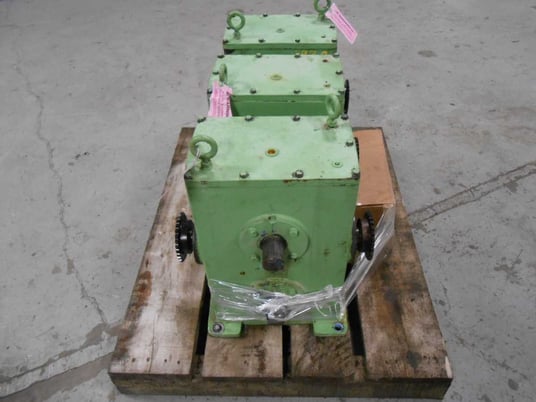 Yoder, gearboxes, universal joints (10 available) - Image 4