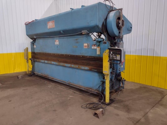 90 Ton, Chicago #1416-L, mechanical press brake, 16' overall, 174" between housing, 3" stroke, 4" adj., 40 - Image 9