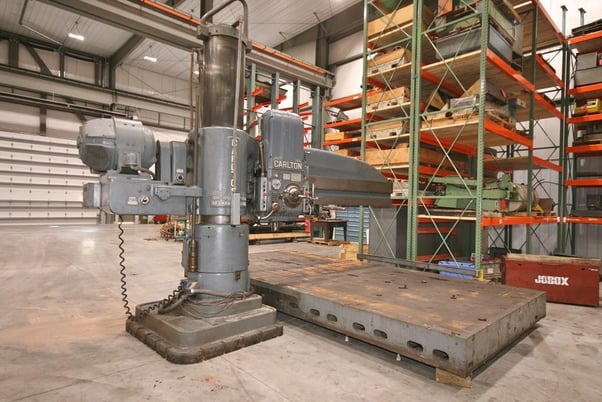 8' -19" Carlton, radial arm drill, 145J level shift, 4" spindle diameter, #6MT, 3' 7.5" traverse arm on column - Image 3