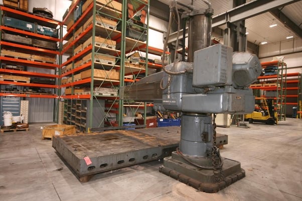 8' -19" Carlton, radial arm drill, 145J level shift, 4" spindle diameter, #6MT, 3' 7.5" traverse arm on column - Image 4