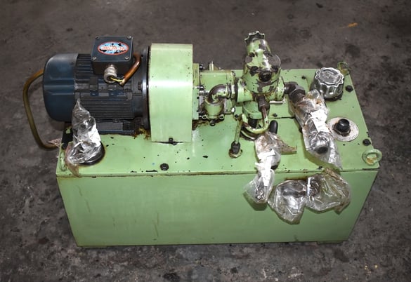 10" x 20" Danobat #M51 hi-precision cylindrical grinder,live/dead center workhead,swivelling headstock,long - Image 3