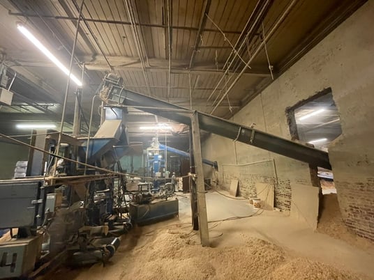 Custom Built shaving bagging line, 4-5 bags/minute - Image 3