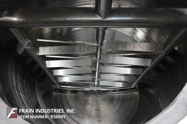 1500 gallon Feldmeier, 316 Stainless Steel jacketed & insulated process tank, 78" dia. x 92" straight wall - Image 2