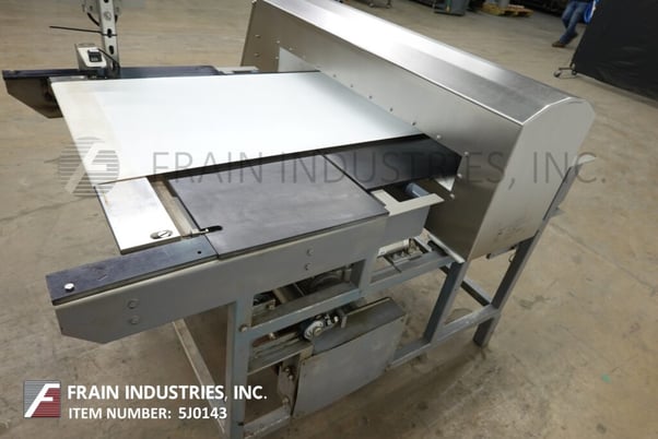 Loma #IQ3, Stainless Steel, metal detector, touch pad controller, start, stop, e-stop push button controls - Image 2