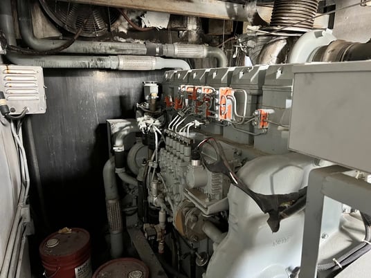 600 KW Mitsubishi, diesel generator, encloure mounted on trailer, 9315 hours, 2006, #89103 - Image 2