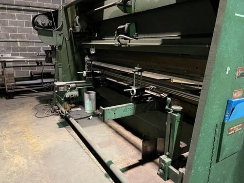 60/90 Ton, Chicago #1214-L, press brake, automatic gauging, with motor - Image 2