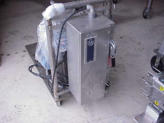 Waukesha #30, Sanitary pump, Rotary Lobe, Stainless Steel, 2 HP, 200-230/460 V., 1710 RPMi, 45.2 - 452 RPMo - Image 3