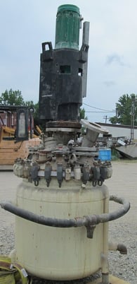 50 gallon Pfaudler, Glass Lined Reactor, w/ Lightnin mixer, 25 PSI @ 650&deg;F, 105 PSI @ 350&deg;F jacket, 24" - Image 2