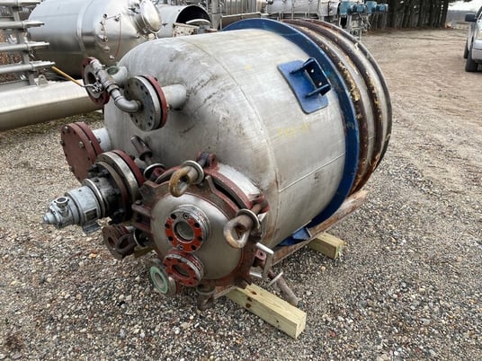 300 gallon Walter Stocklin, Jacketed Stainless Steel Mix Tank, 4' diameter x 3' 4" T/T, Air powered mixer - Image 3