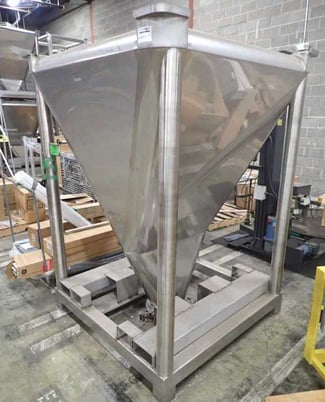 53 cu.ft., Conecraft, 1500 L Stainless Steel Tote Bins, 58" x 58" x 7' OAH, approx. 12" gate valve, 18" - Image 3