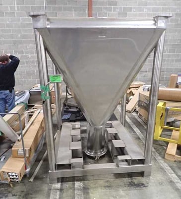 53 cu.ft., Conecraft, 1500 L Stainless Steel Tote Bins, 58" x 58" x 7' OAH, approx. 12" gate valve, 18" - Image 4