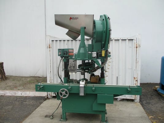 New Jersey Apache #550S, automatic bottle capping machine - Image 2